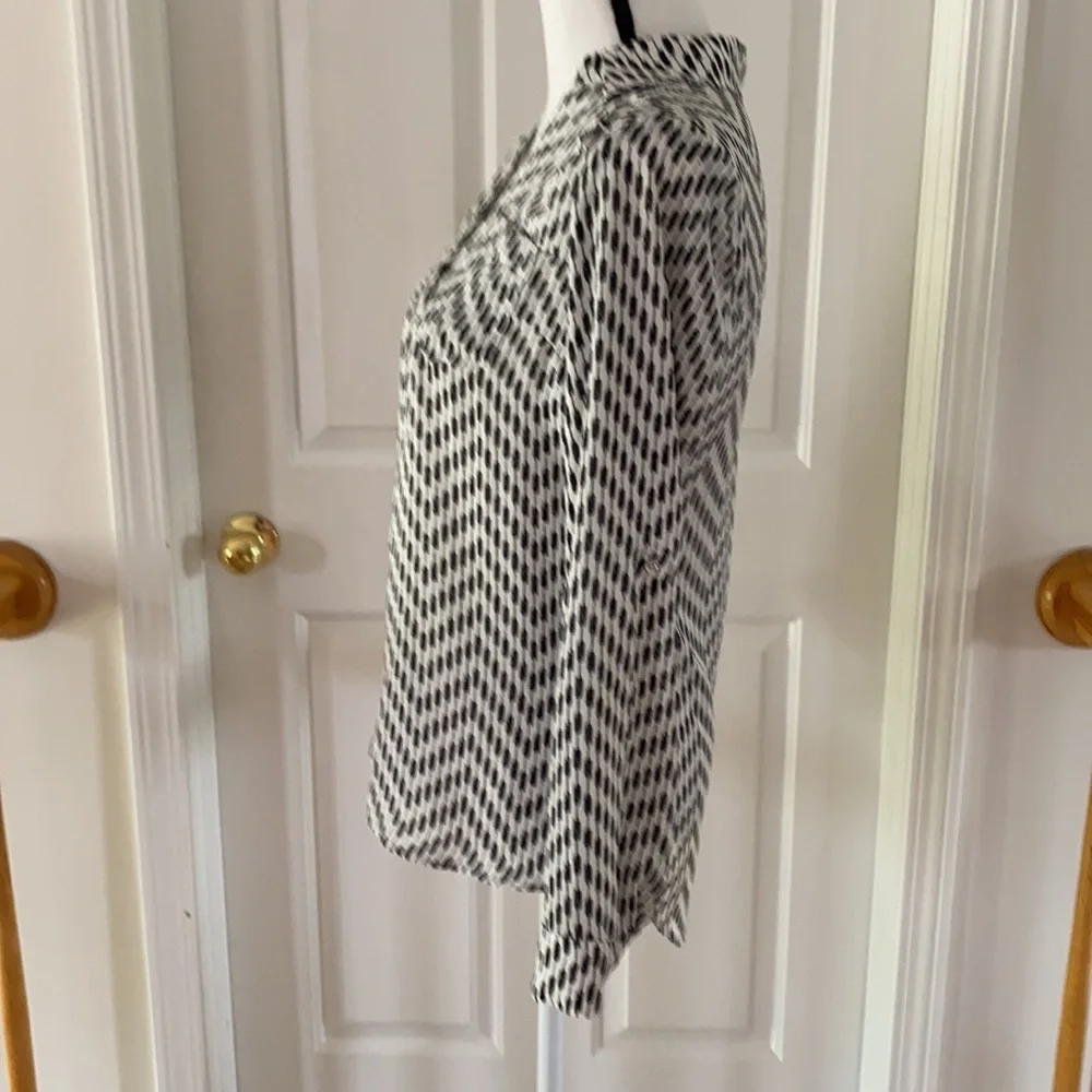 24:03 - Candies Button Down Blouse w/cut out shoulder - Picture 7 of 16